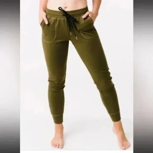 ZYIA Active Unwind Jogger- Olive Green - Picture 3 of 14